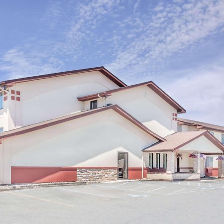 Super 8 By Wyndham Montgomery Maybrook Dış mekan fotoğraf
