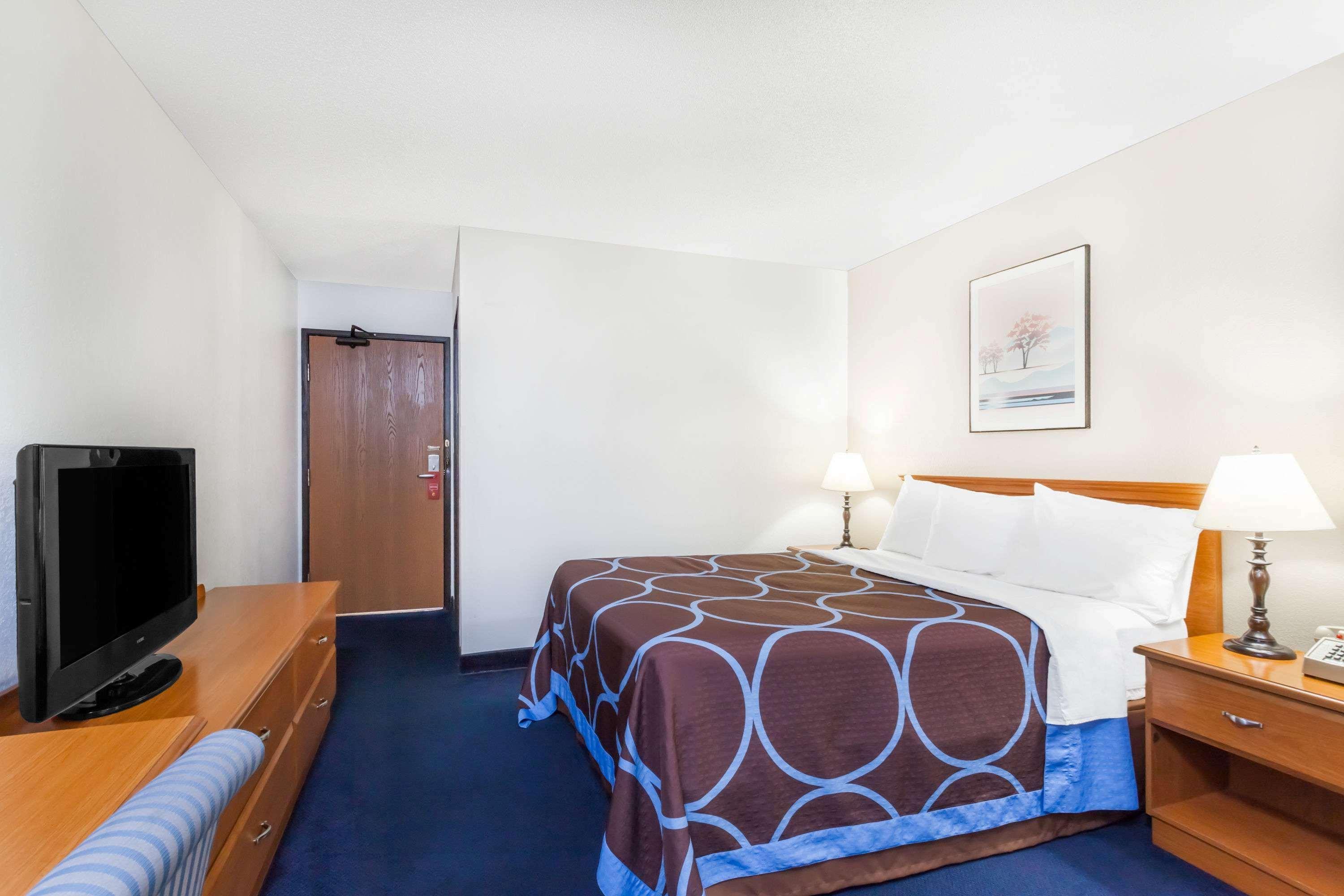 Super 8 By Wyndham Montgomery Maybrook Dış mekan fotoğraf