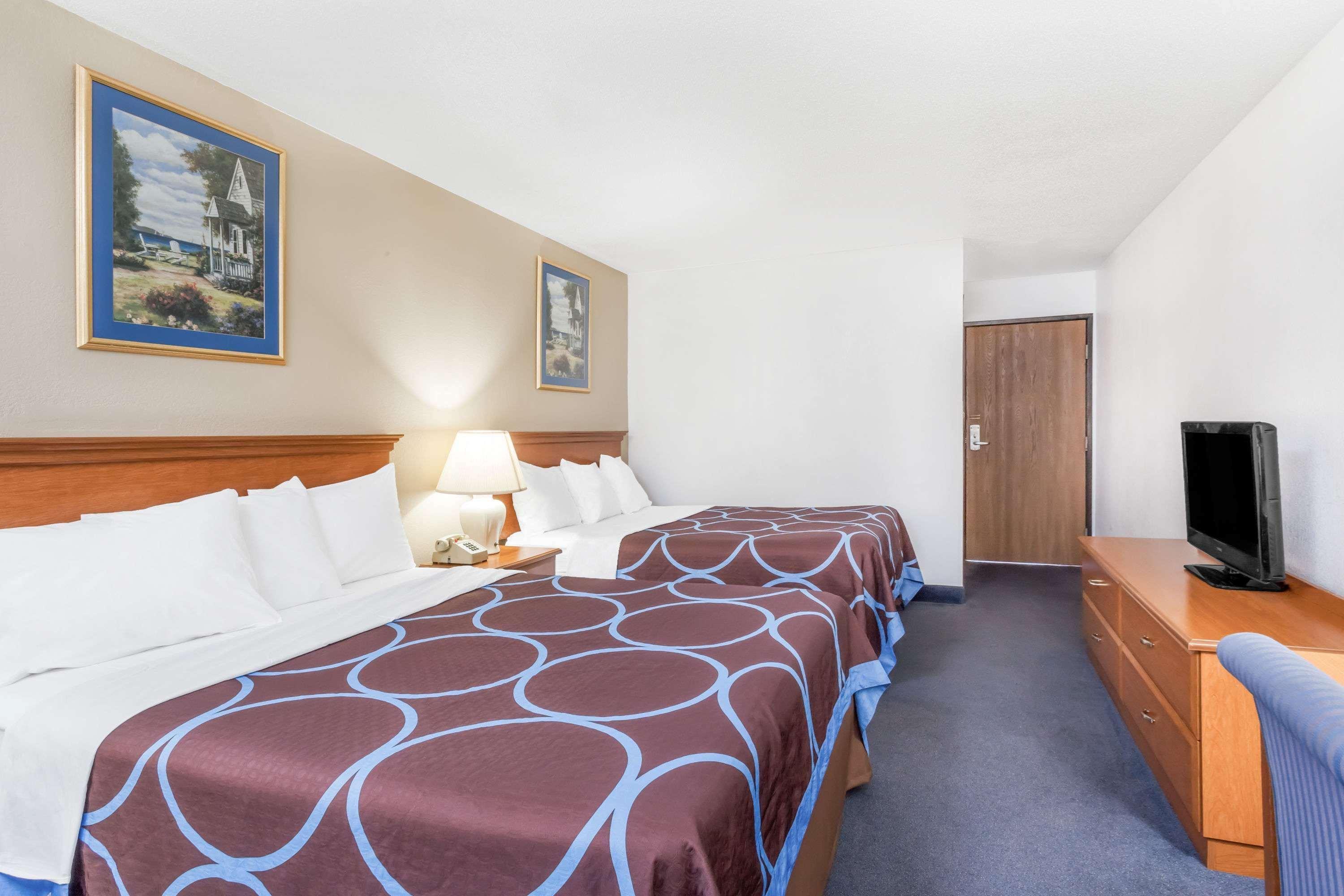 Super 8 By Wyndham Montgomery Maybrook Dış mekan fotoğraf